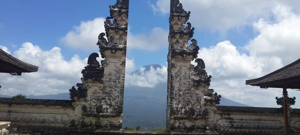 pura lempuyang
