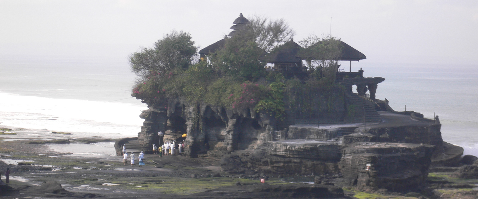 tanah lot temple
