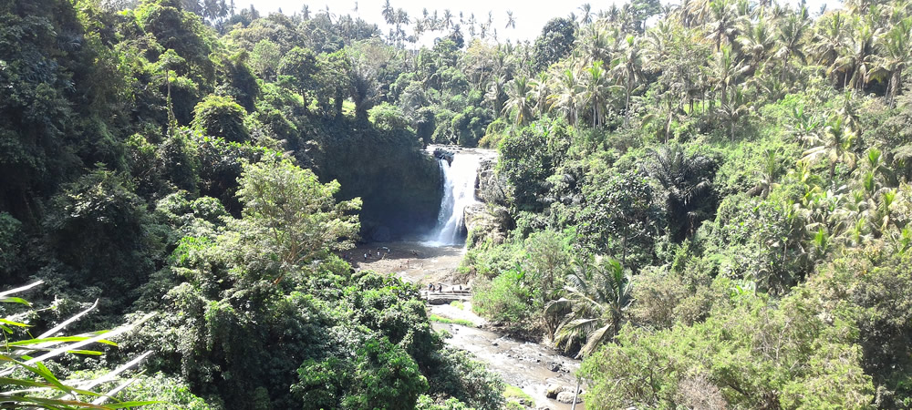 tegenungan waterfall